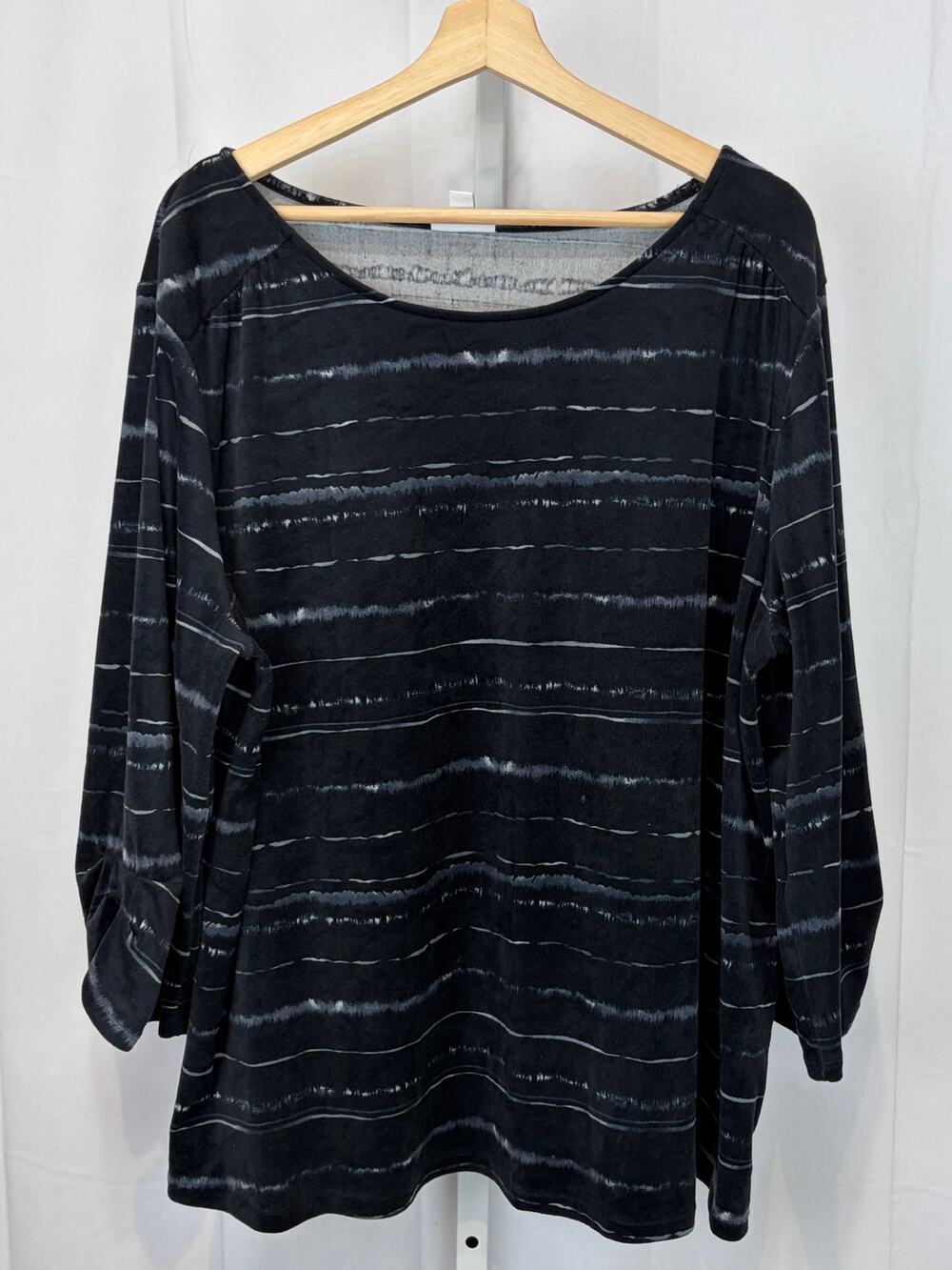 J. JILL Velour Painterly Stripe Top Scoop Neck Pullover Black Gray Size 2X Plus